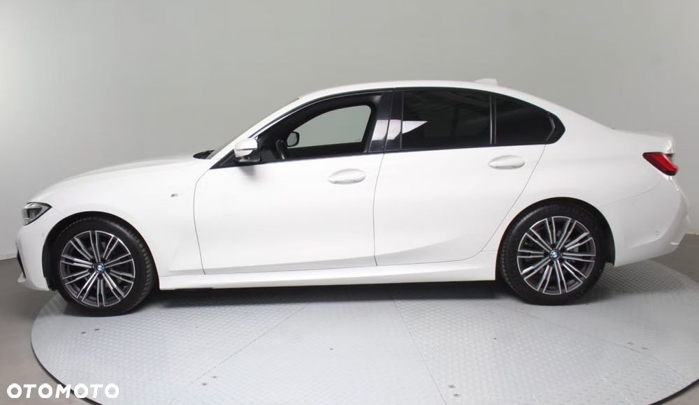 BMW Seria 3 320d xDrive Edition M Sport Shadow - 6