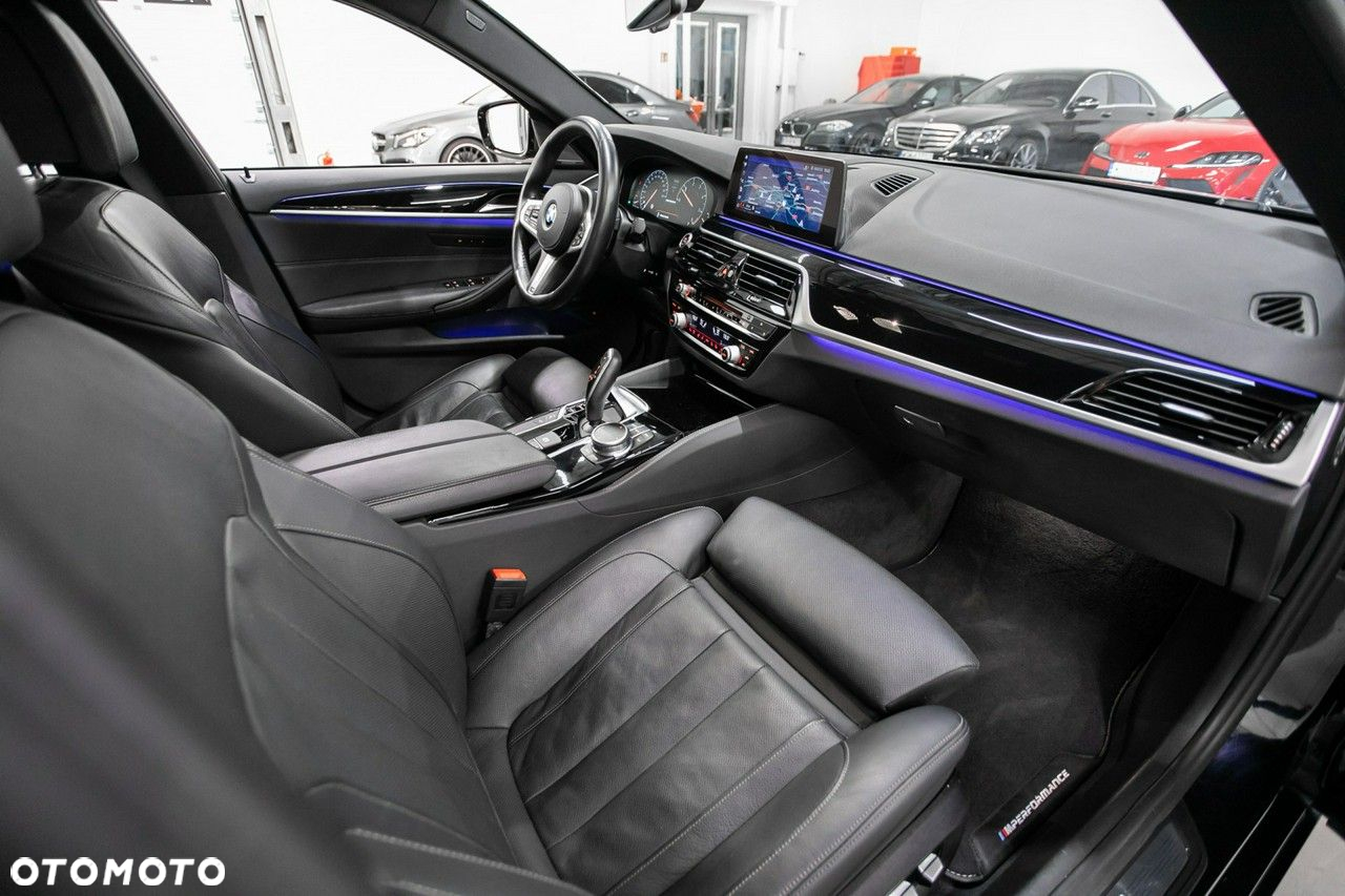 BMW Seria 5 M550d xDrive - 24