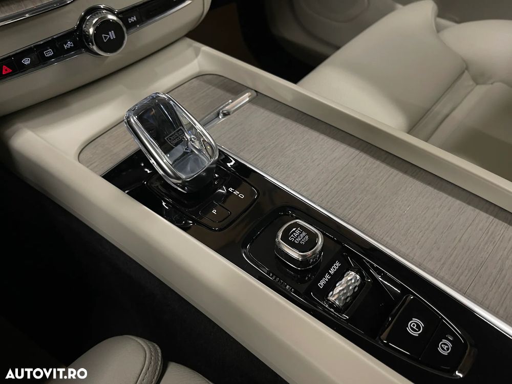 Volvo XC 60 T6 AWD Recharge Geartronic Inscription - 32