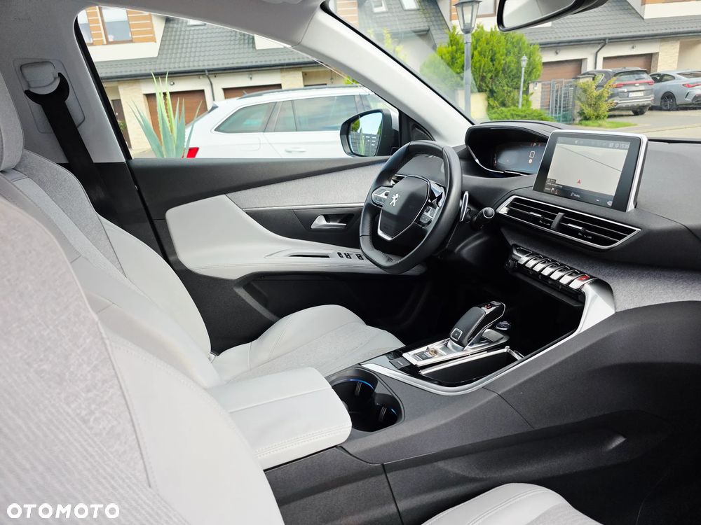 Peugeot 5008 PureTech 130 EAT8 Stop & Start Allure Pack - 13