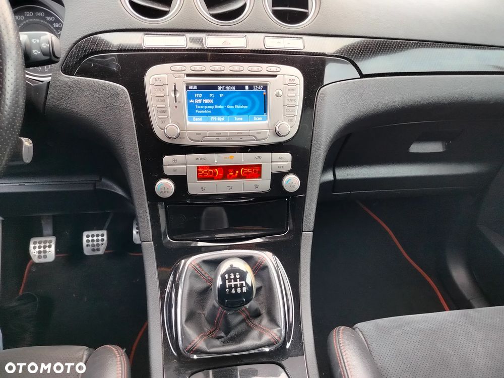Ford S-Max - 37