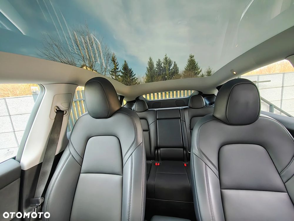 Tesla Y Long Range Dual Motor AWD - 11