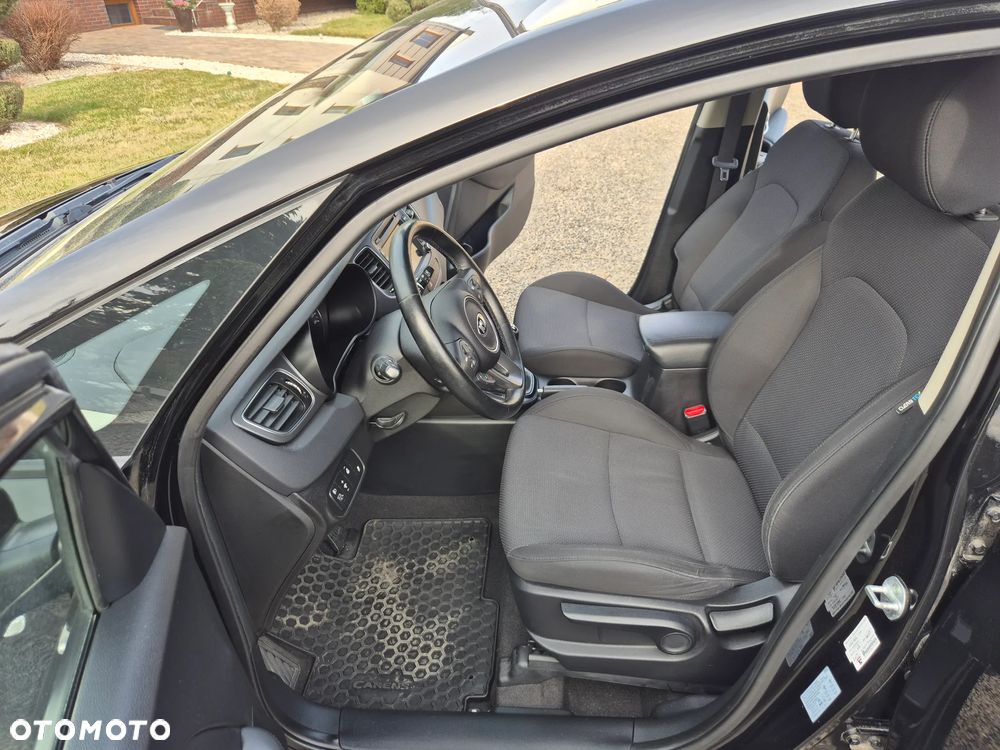 Kia Carens 1.7 CRDi 115 Dream Team Edition - 17