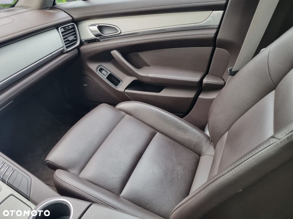 Porsche Panamera 4S - 14