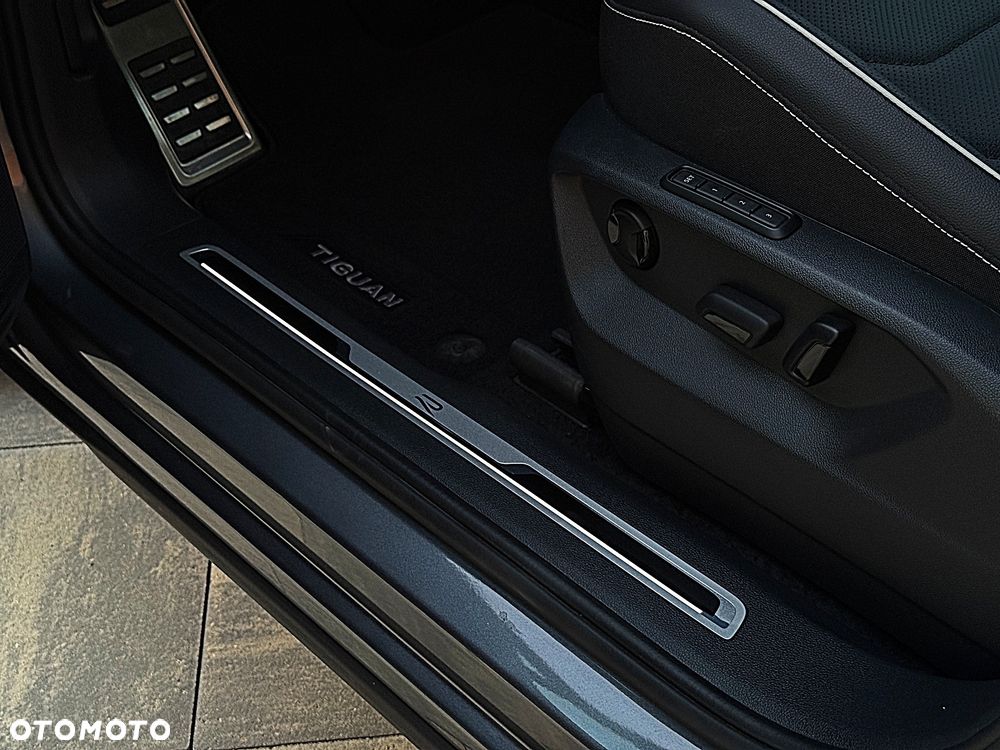 Volkswagen Tiguan 2,0 TSI OPF 4Motion DSG R-Line - 17