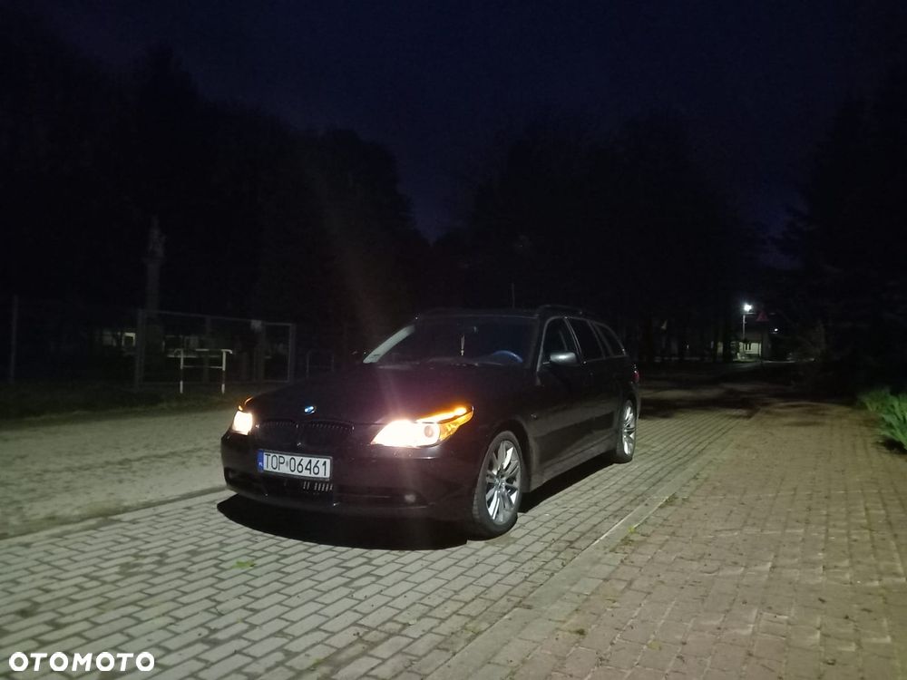 BMW Seria 5 520d - 24