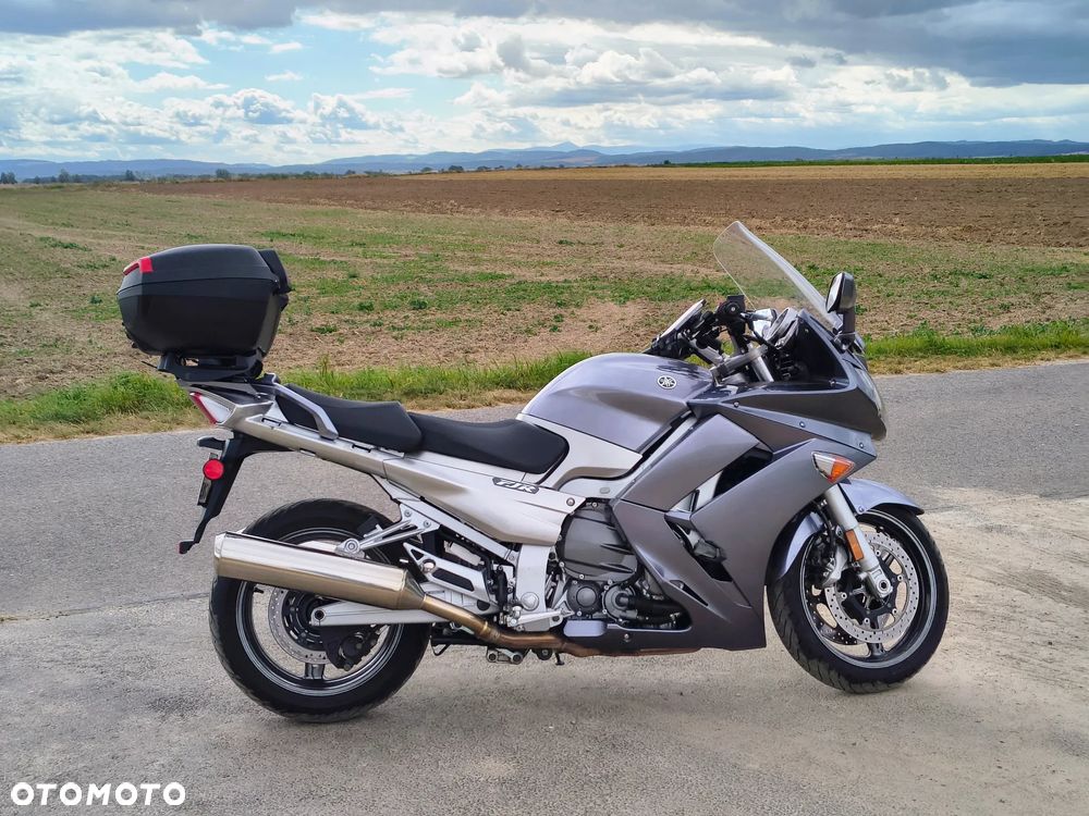 Yamaha FJR - 6
