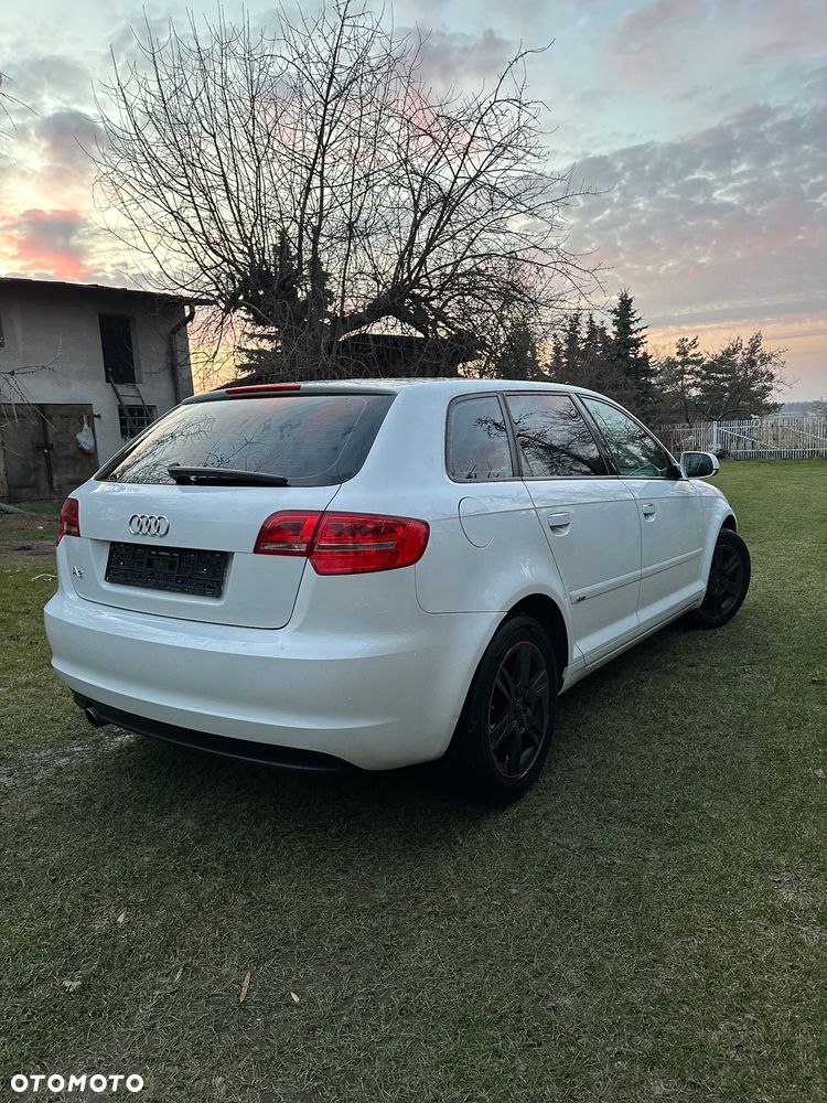 Audi A3 Sportback - 16