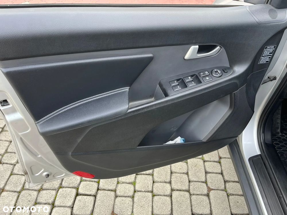 Kia Sportage 2.0 CRDI XL - 13