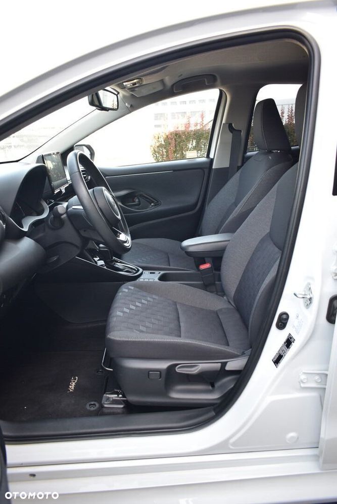 Toyota Yaris Hybrid 1.5 Style - 13