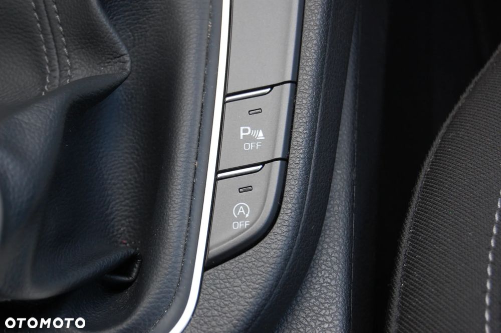 Hyundai i30 1.4 Passion Plus - 26