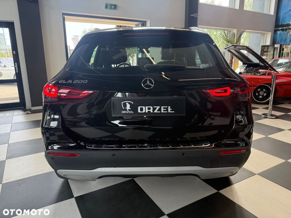 Mercedes-Benz GLA - 6