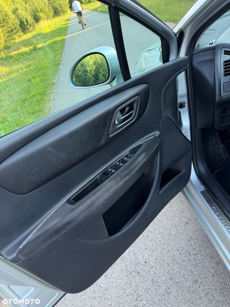 Citroën C4 2.0 16V Exclusive - 12