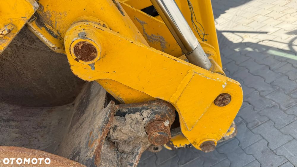 JCB 4CX - 16