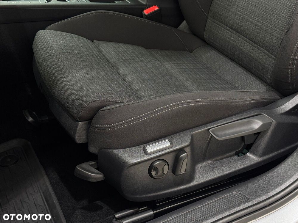 Volkswagen Passat - 11