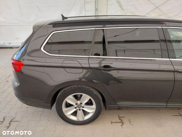 Volkswagen Passat 2.0 TDI Business DSG - 13