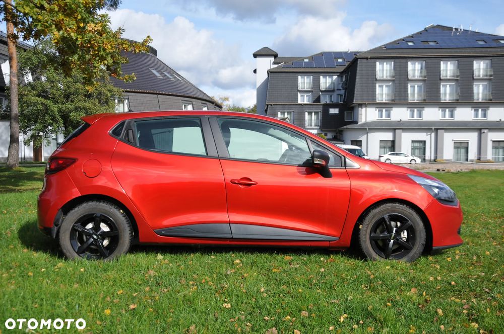Renault Clio 1.2 16V 75 LIMITED - 14