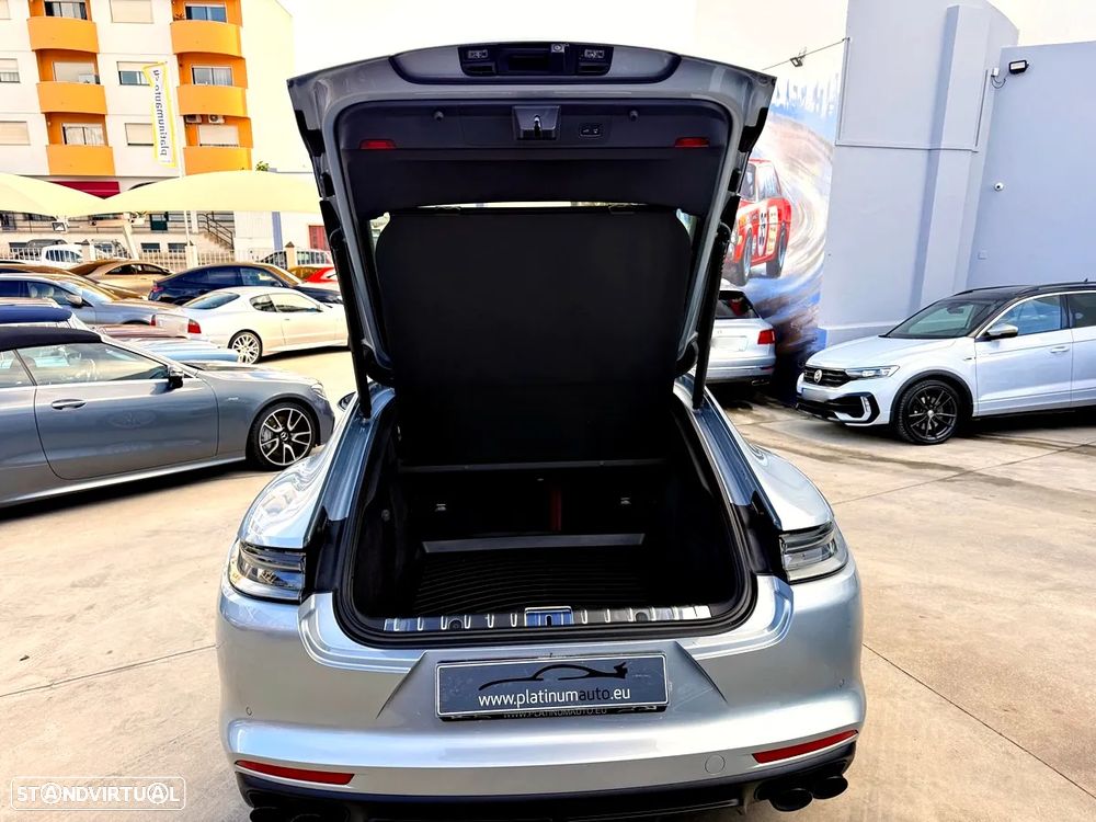 Porsche Panamera 4 E-Hybrid Platinum Edition - 37