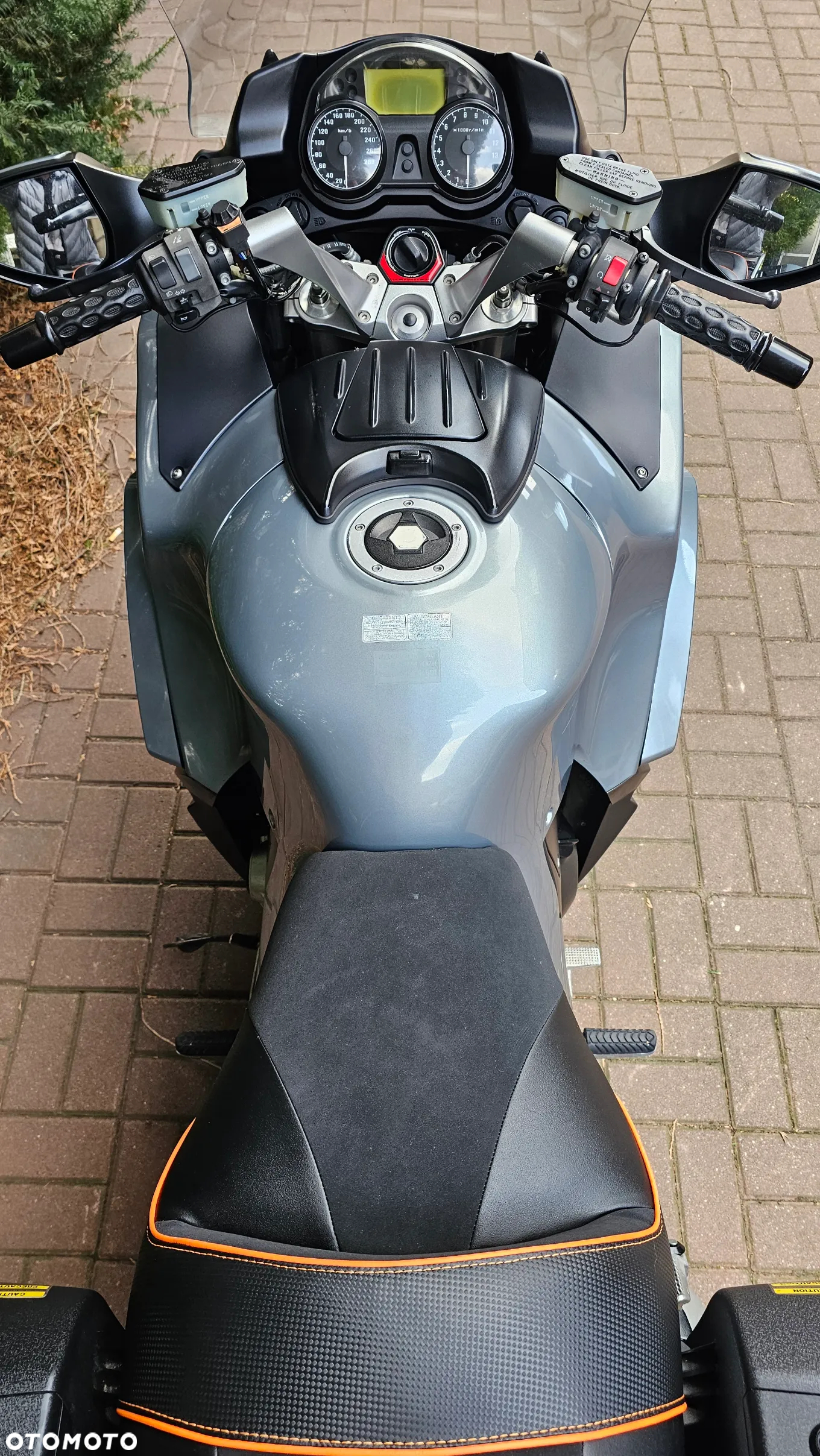 Kawasaki GTR - 23
