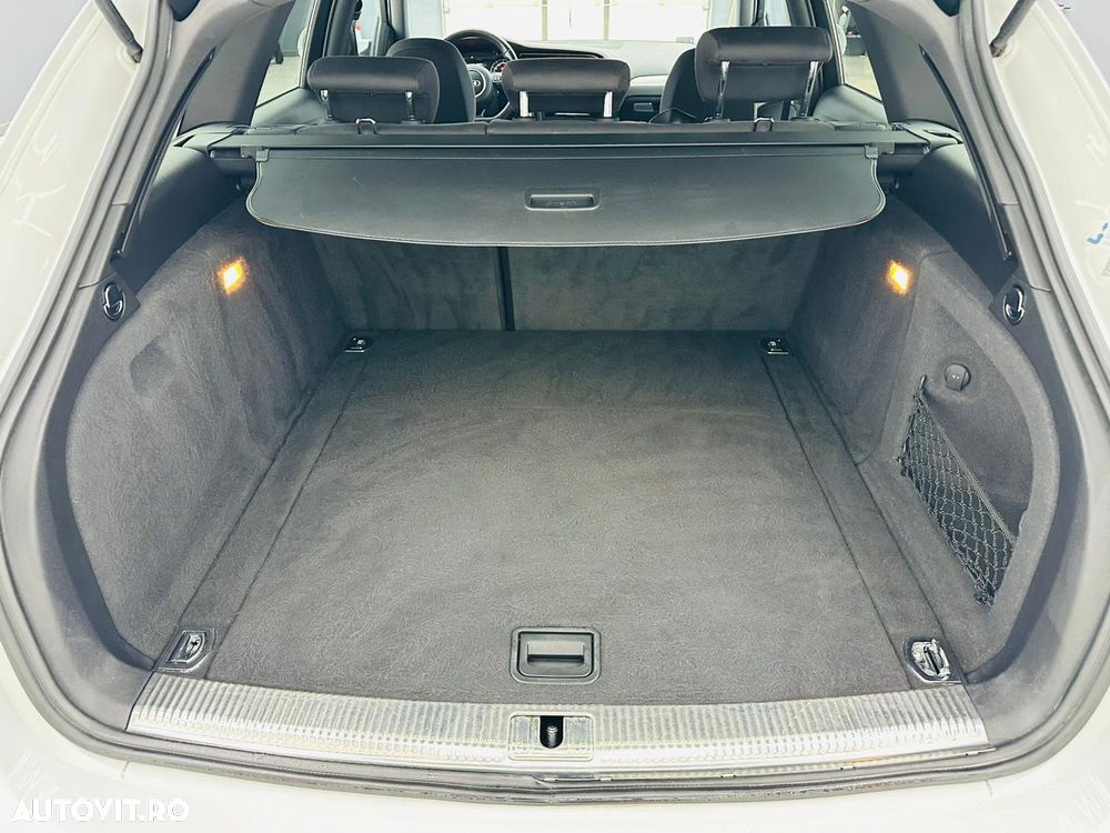 Audi A4 2.0 TDI DPF S line Sportpaket - 19