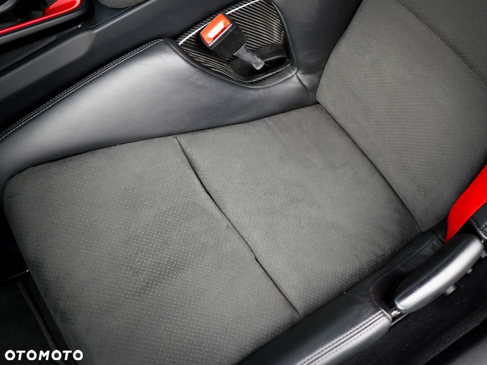 Porsche 911 Carrera GTS - 23