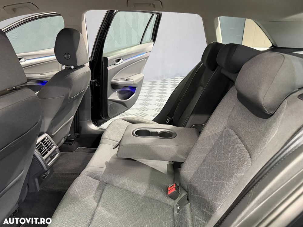Volkswagen Golf 1.0 eTSI DSG MHEV Life - 24