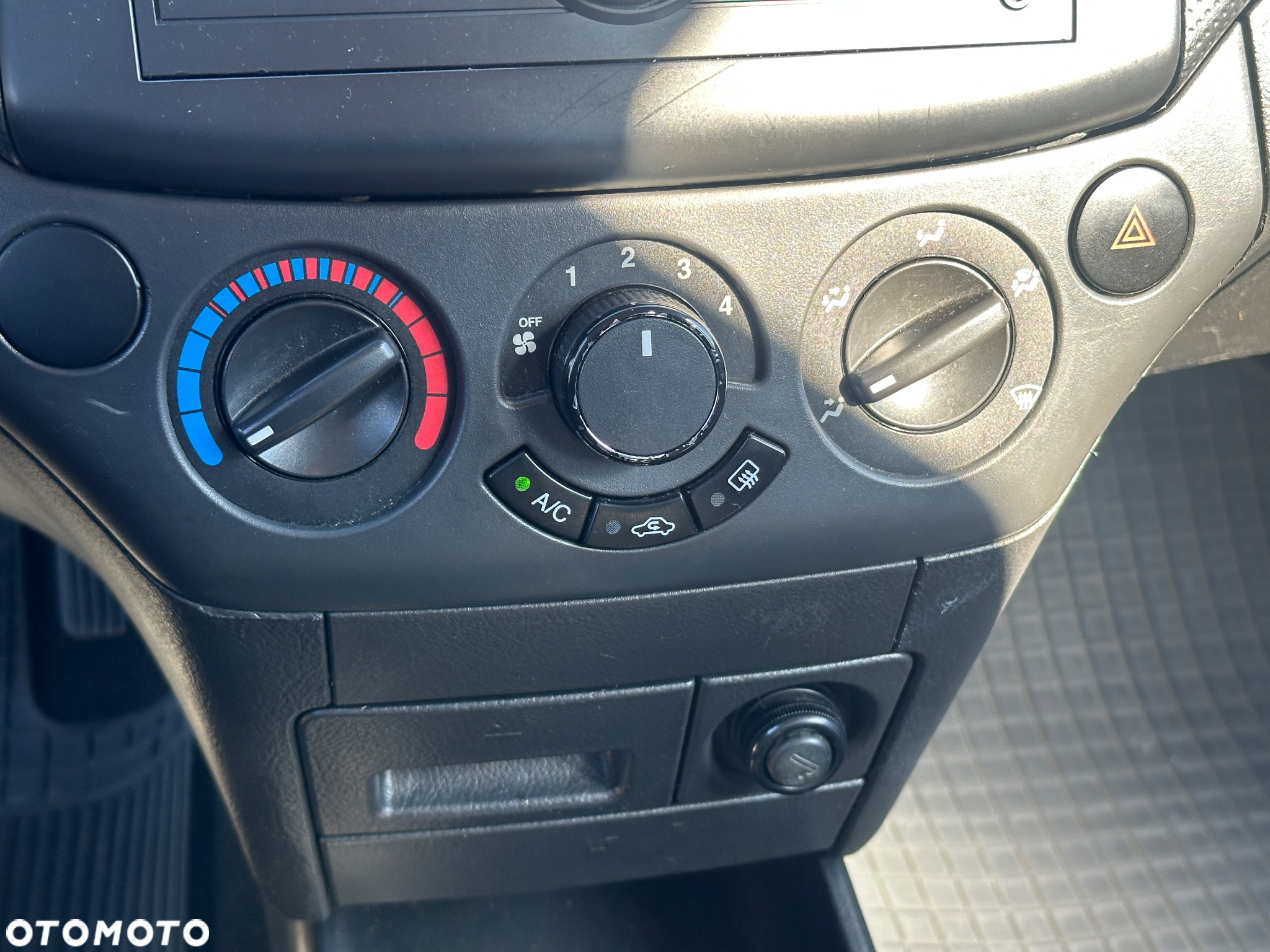 Chevrolet Aveo - 25