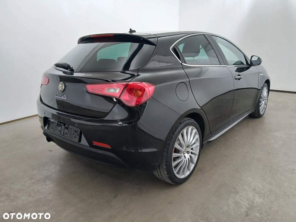 Alfa Romeo Giulietta 2015 photo 5