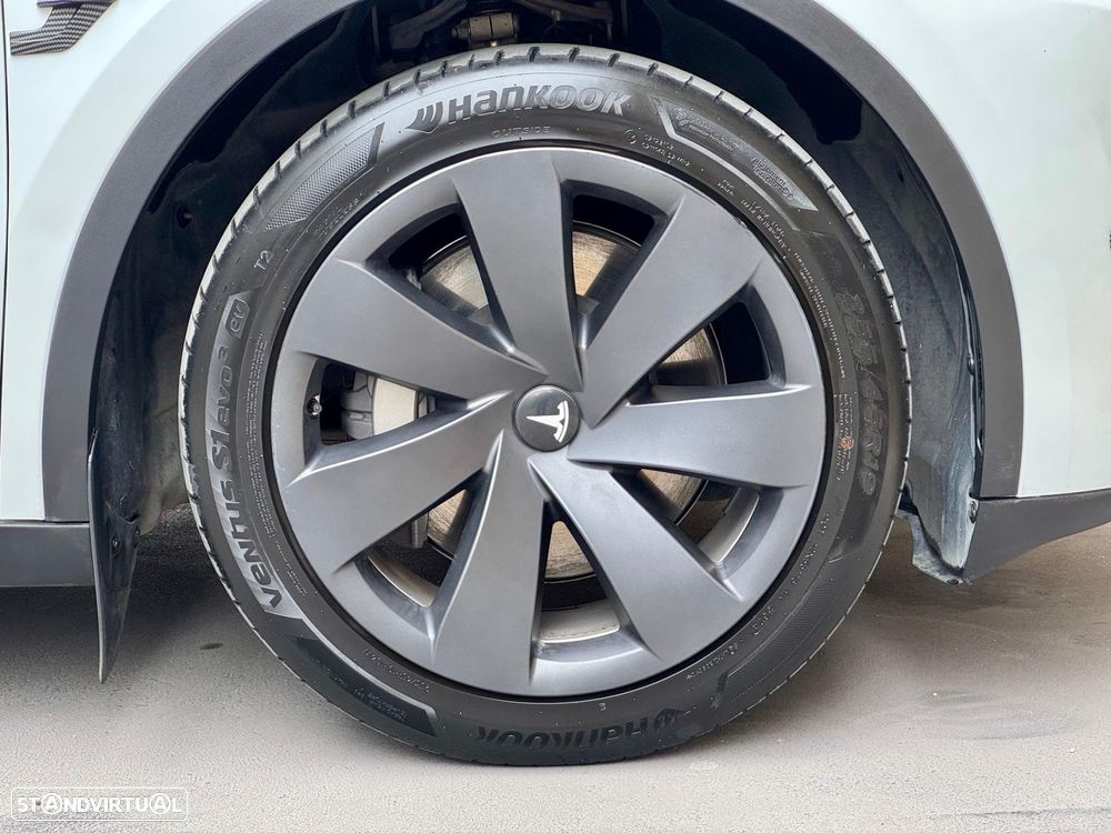 Tesla Model Y Standard Long Range RWD - 20