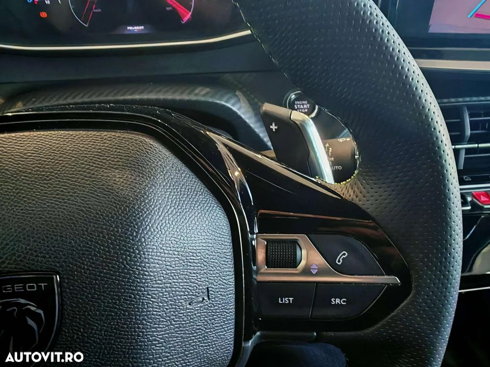 Peugeot 2008 PureTech 130 EAT8 GT - 21