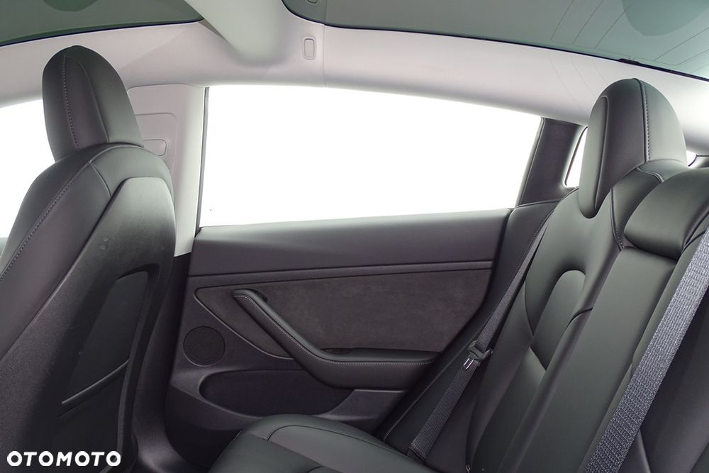 Tesla Model 3 - 33
