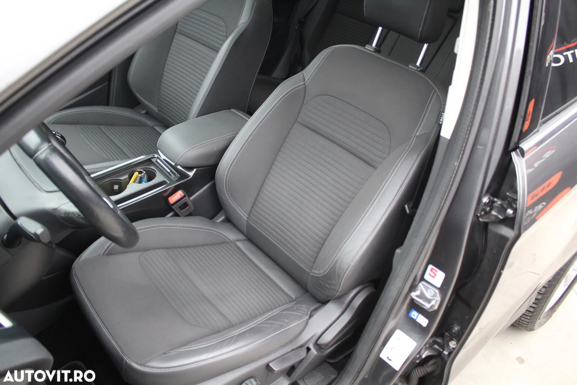 Ford Kuga 2.0 TDCi 2WD Titanium - 13