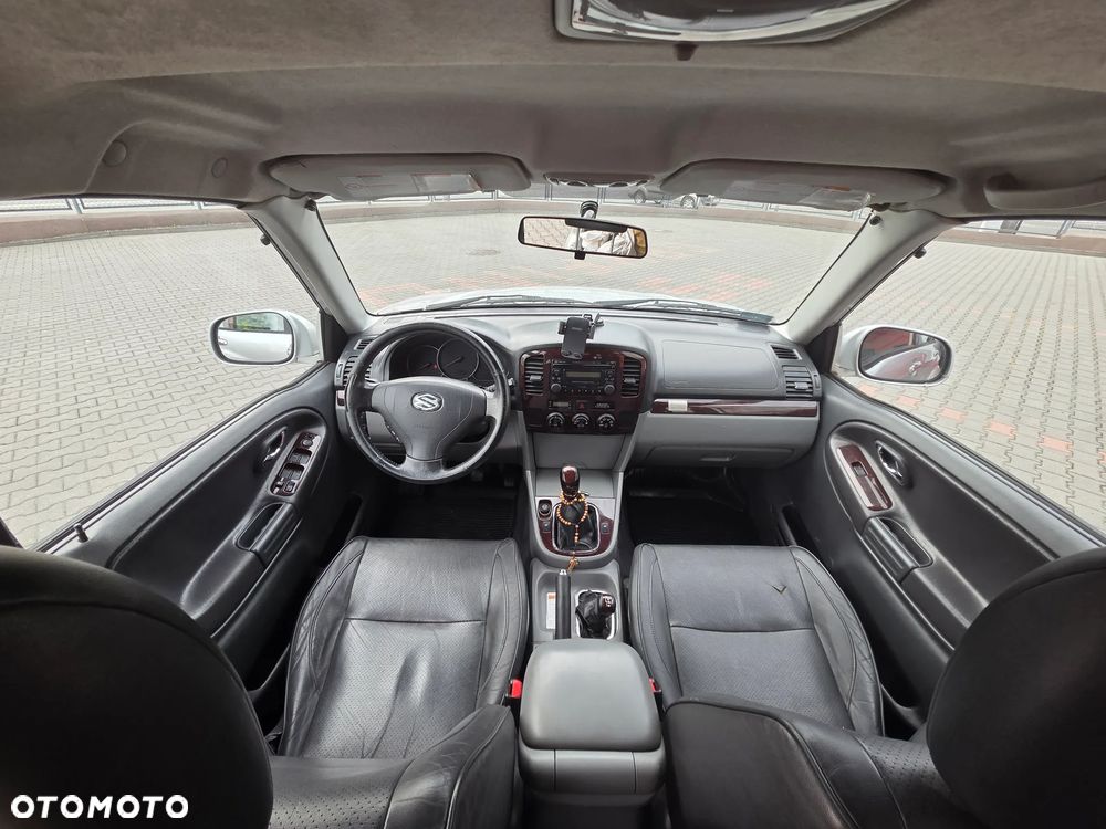 Suzuki Grand Vitara 2.0 Special Edition - 19