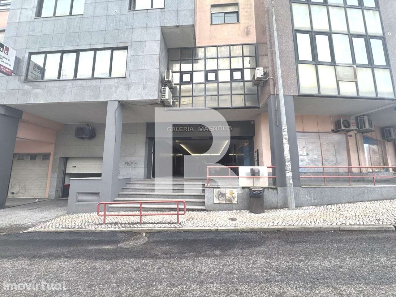 Loja para arrendar - Galeria Magnólia em Mem Martins - Grande imagem: 2/6