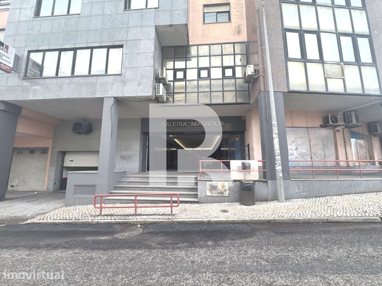 Loja para arrendar - Galeria Magnólia em Mem Martins - Grande imagem: 2/6
