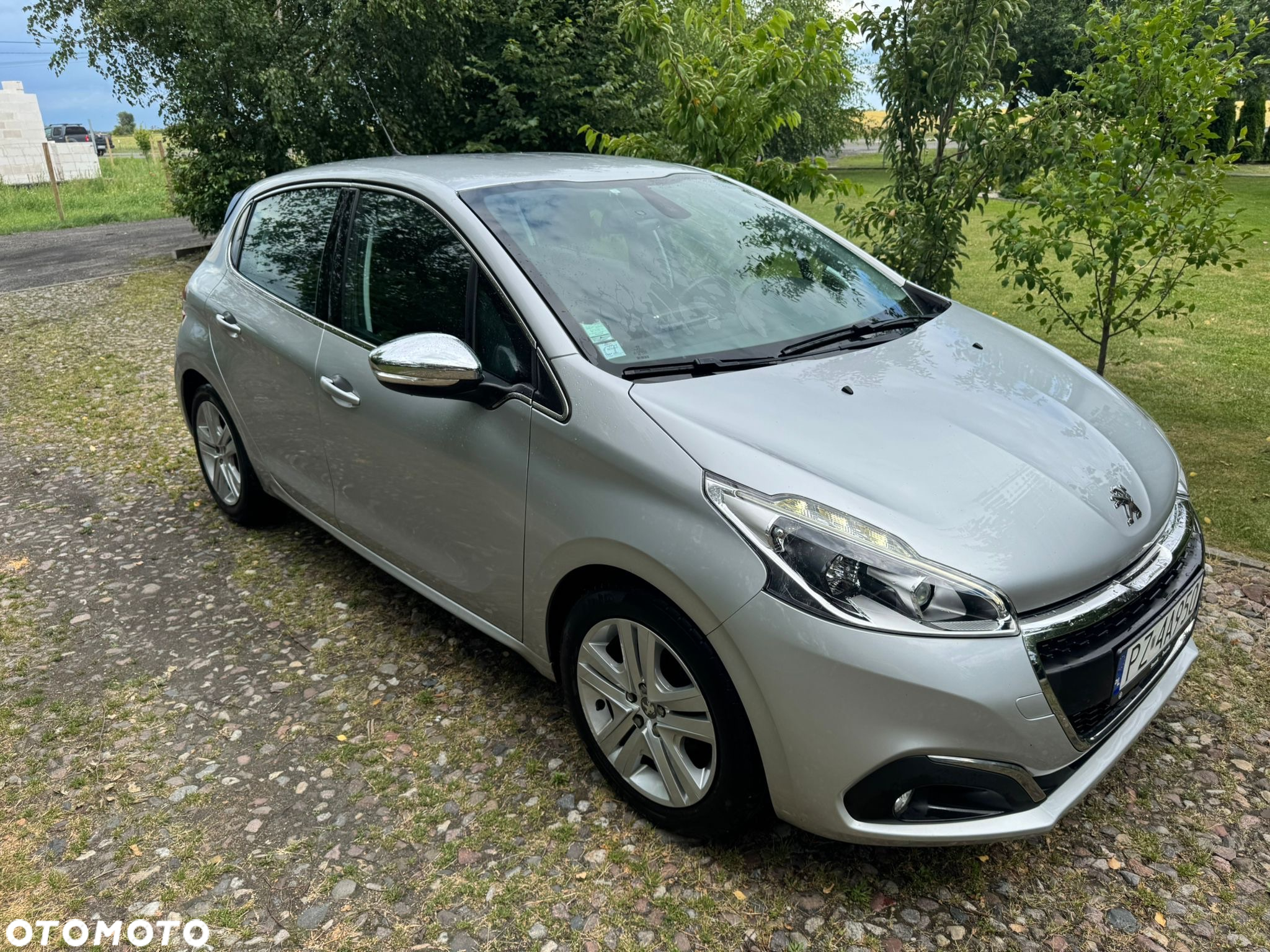 Peugeot 208 - 5
