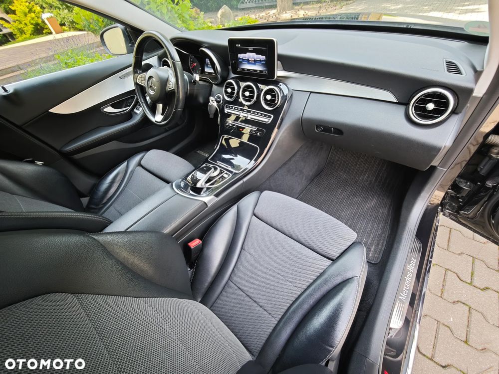 Mercedes-Benz Klasa C 180 9G-TRONIC - 28
