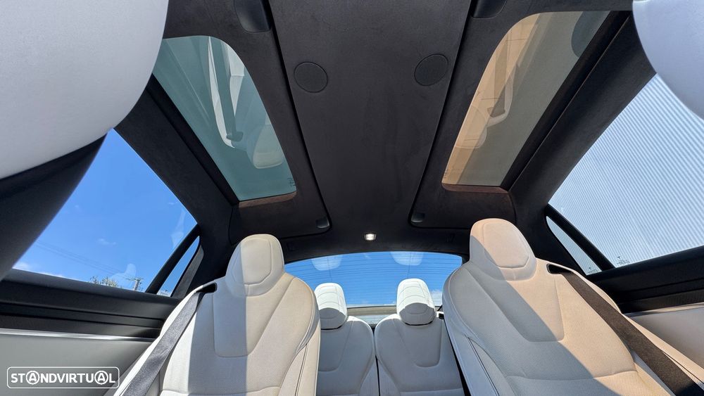 Tesla Model X Plaid AWD - 24