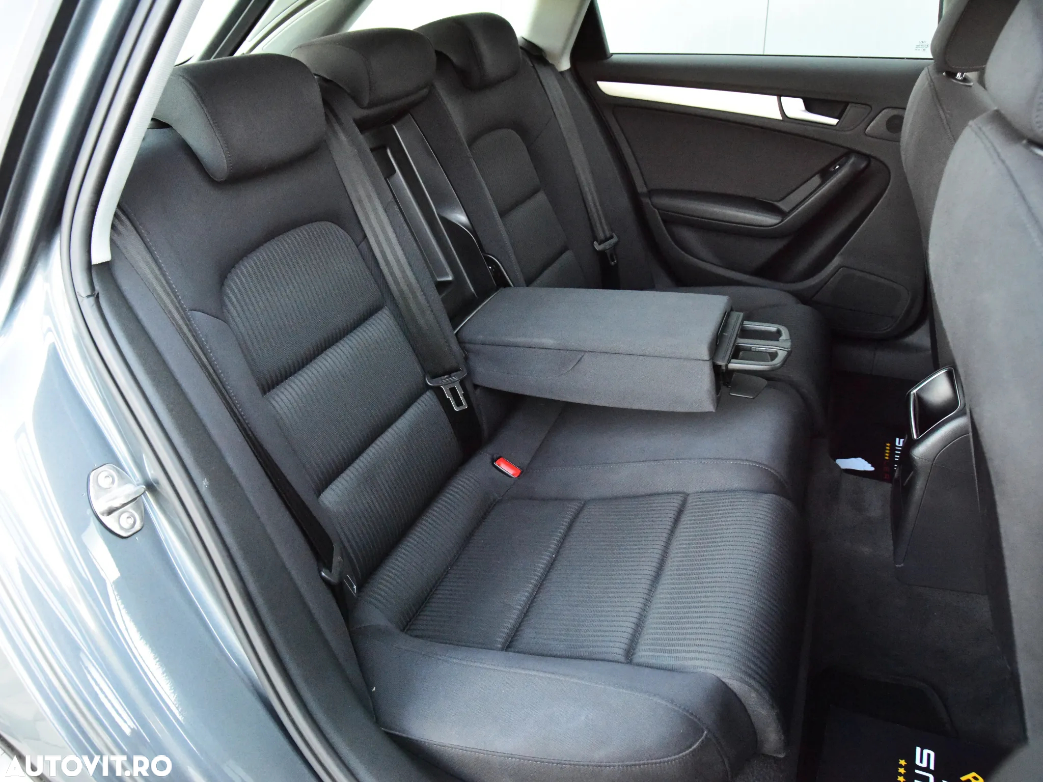 Audi A4 Avant 2.0 TDI DPF multitronic Attraction - 8