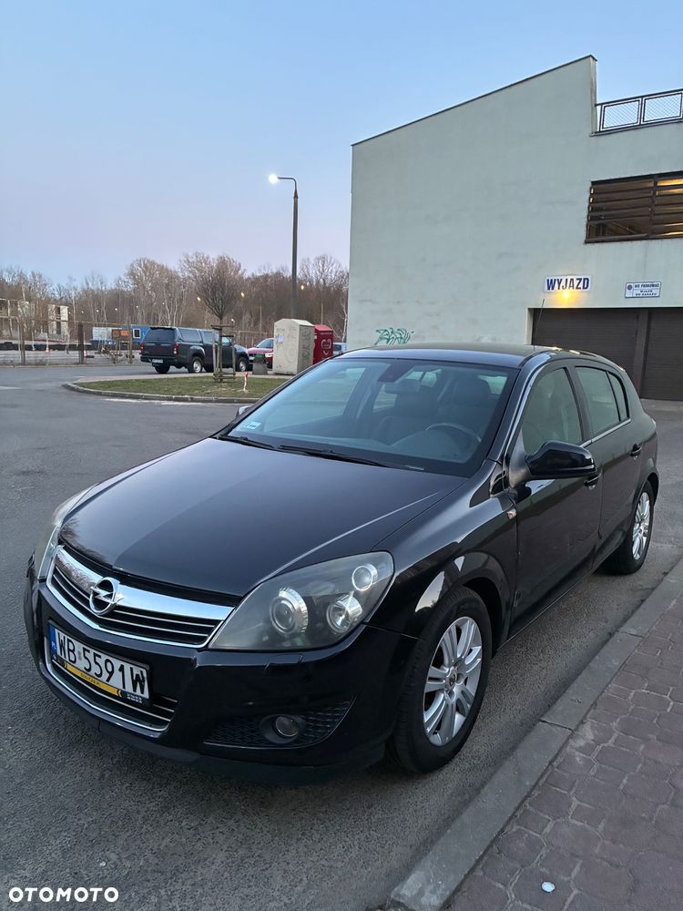 Opel Astra 1.6 Turbo - 1