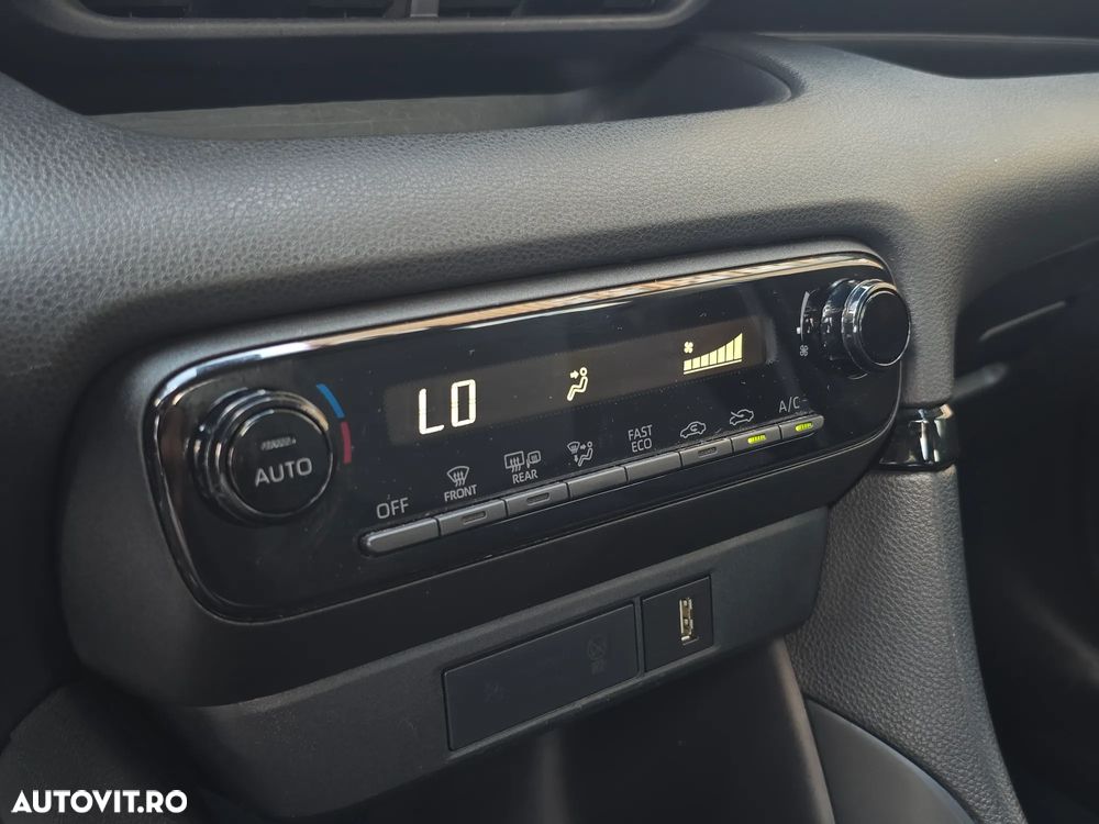 Toyota Yaris 1.5 VVT-i HSD Eco - 12