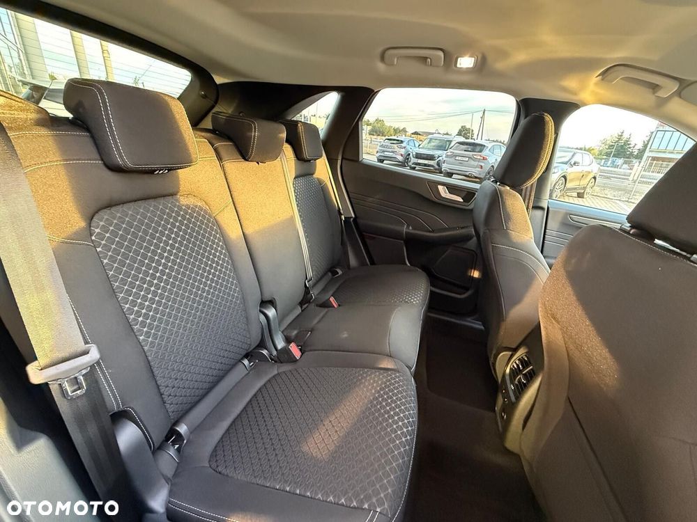 Ford Kuga - 24