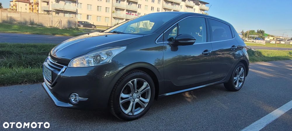 Peugeot 208 - 13