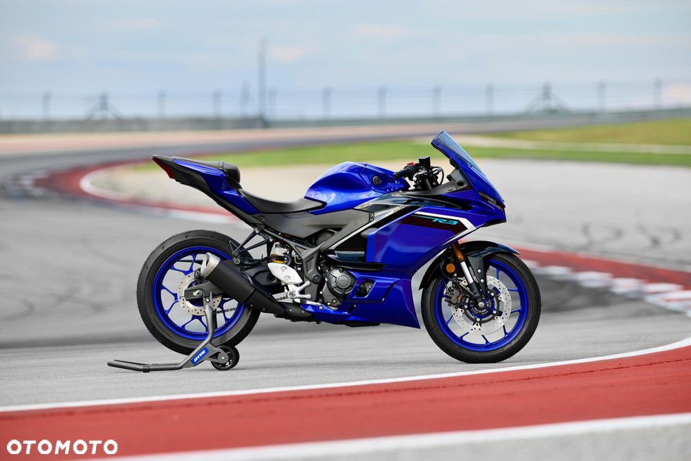 Yamaha R3 - 3