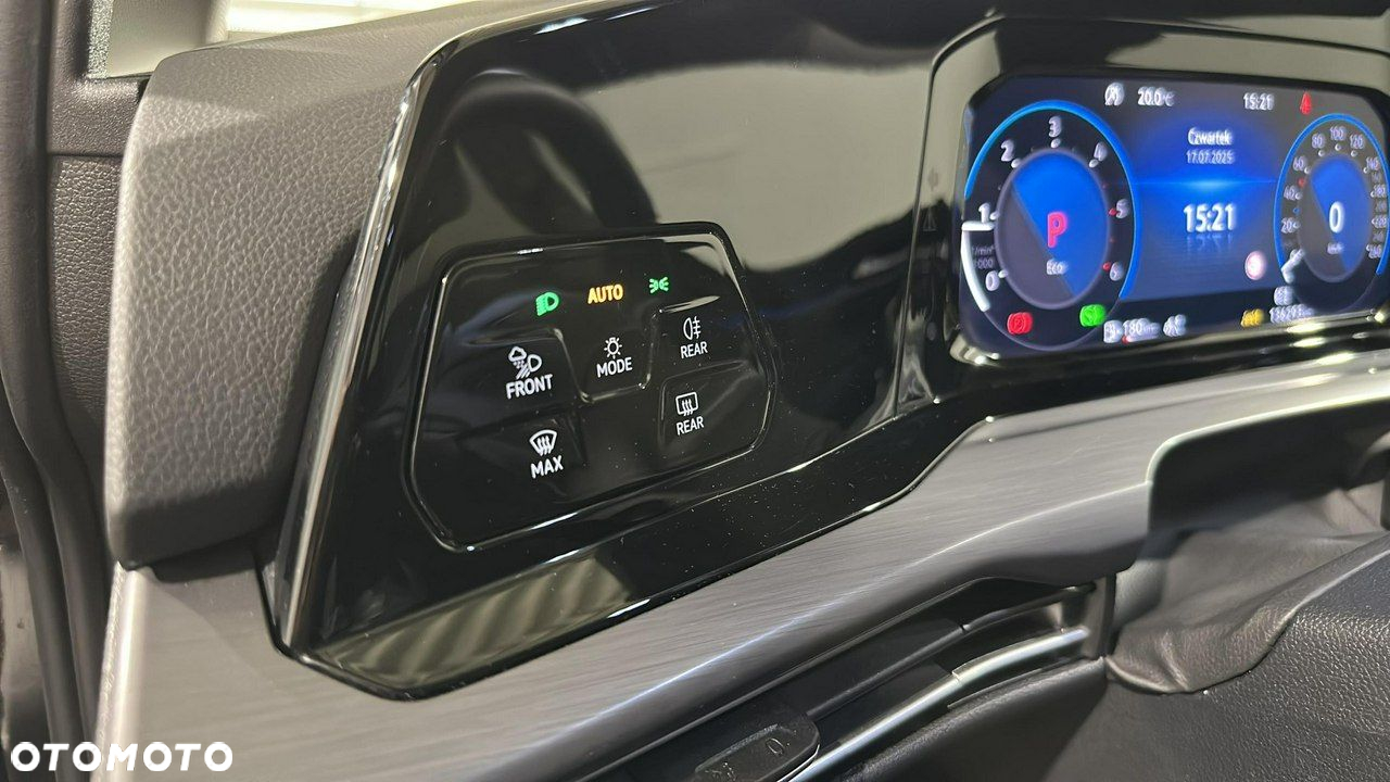 Volkswagen Golf - 26