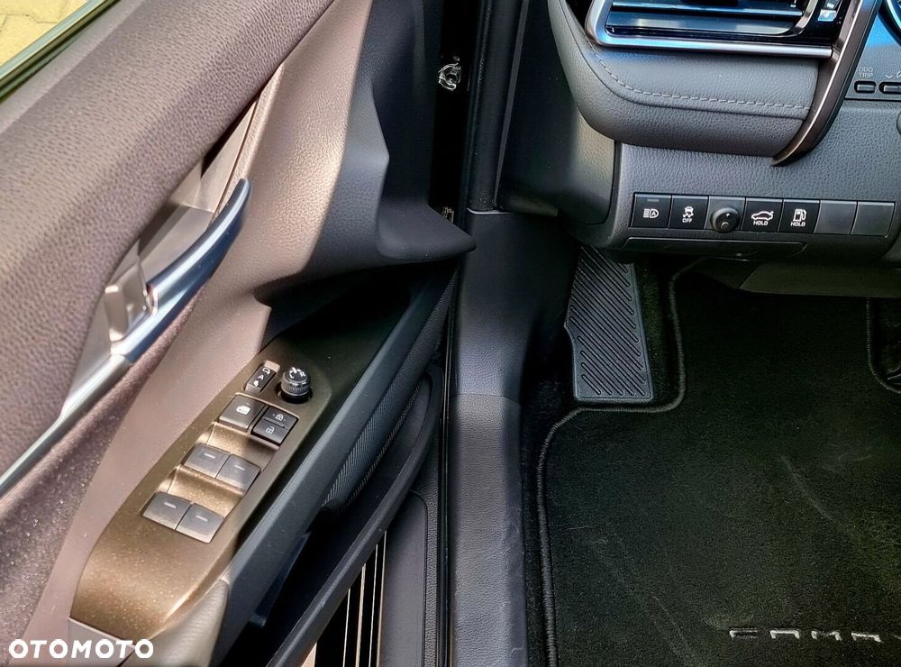 Toyota Camry 2.5 Hybrid Comfort CVT - 8