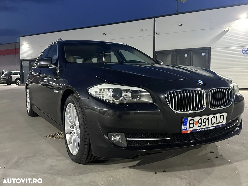 BMW Seria 5 525d xDrive Touring - 33