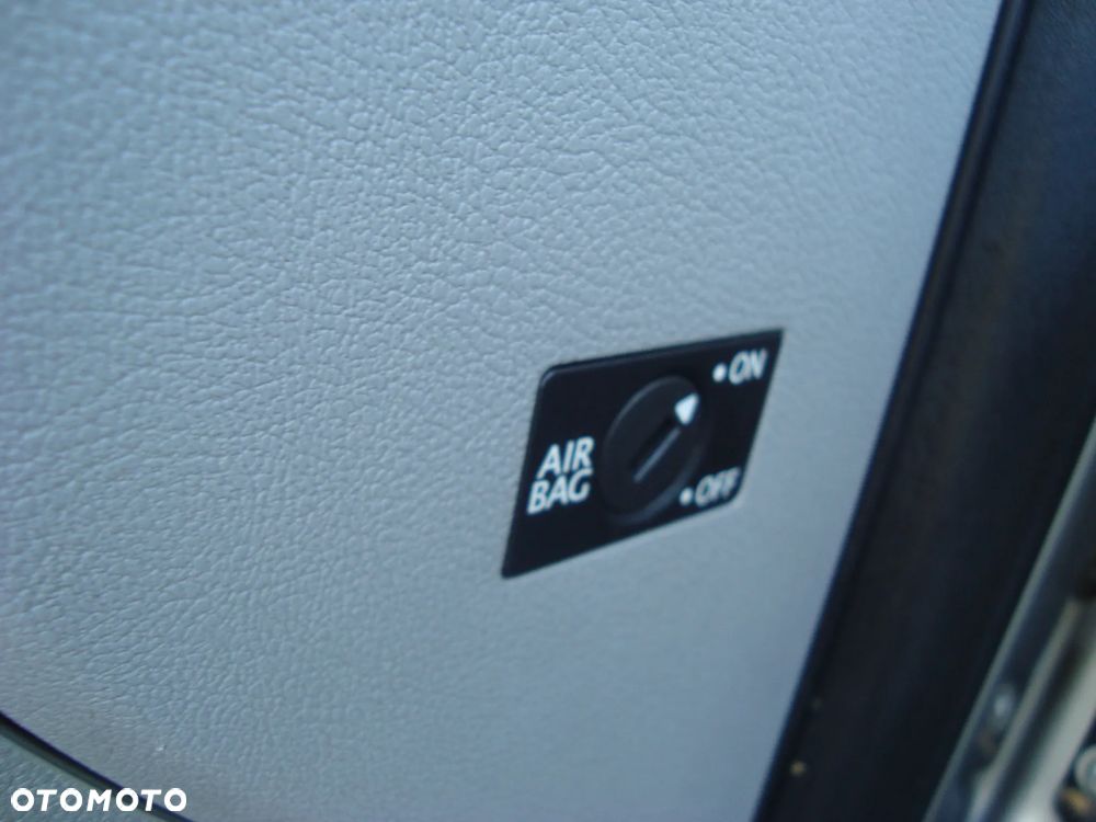 Volkswagen Transporter Caravelle Kurz Trendline - 36