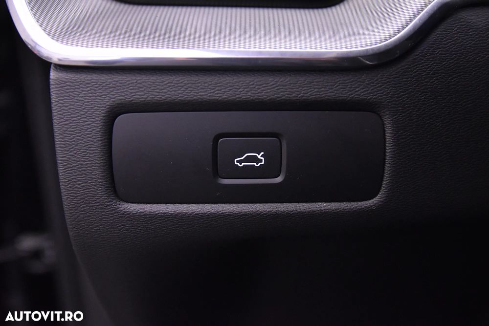 Volvo XC 60 B4 MHEV AT AWD Core - 15