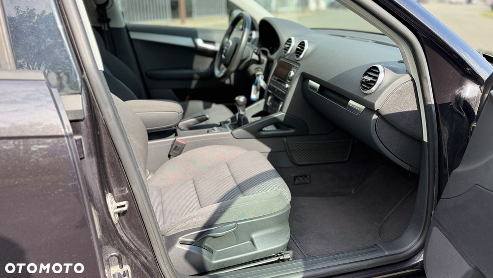 Audi A3 Sportback 2.0 TDI DPF quattro Ambiente - 7